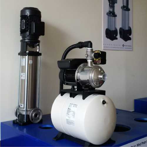 bục trưng bày máy bơm nước Franklin